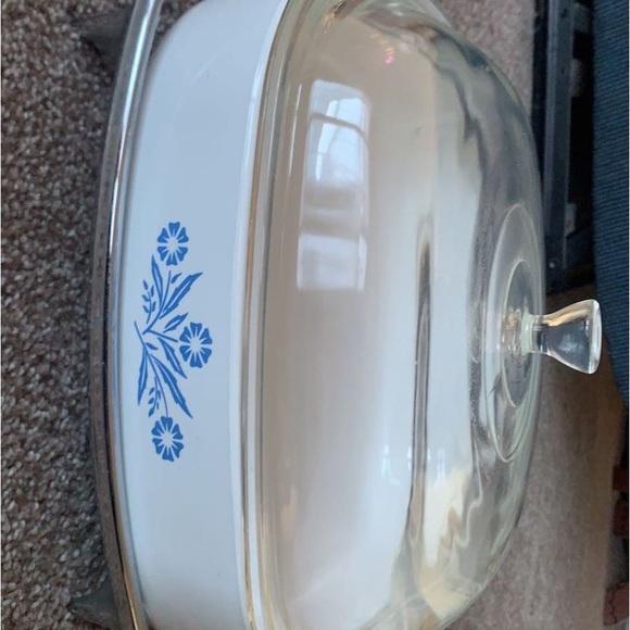 Corningware Other - Corning ware dish with stand and glass lid